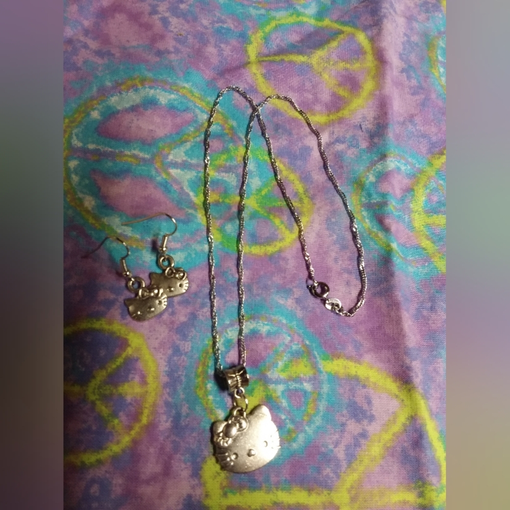 Hello kitty Necklace/earring Set